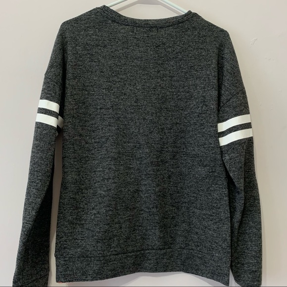 🧡3/$30 Cabin Fever Sequence Long Sleeve in Large - Picture 3 of 6